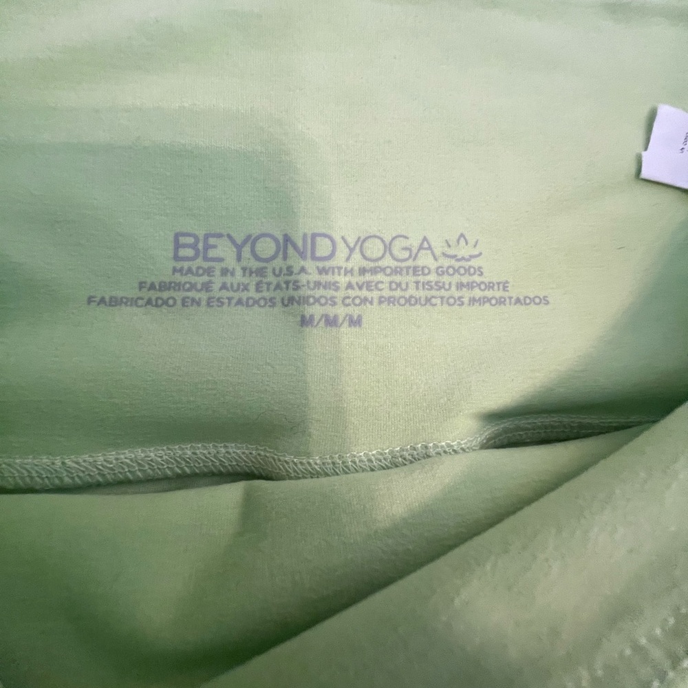 Beyond Yoga High Waisted Crossover Bike Shorts SpaceDye At Your Leisure Medium - Picture 4 of 7